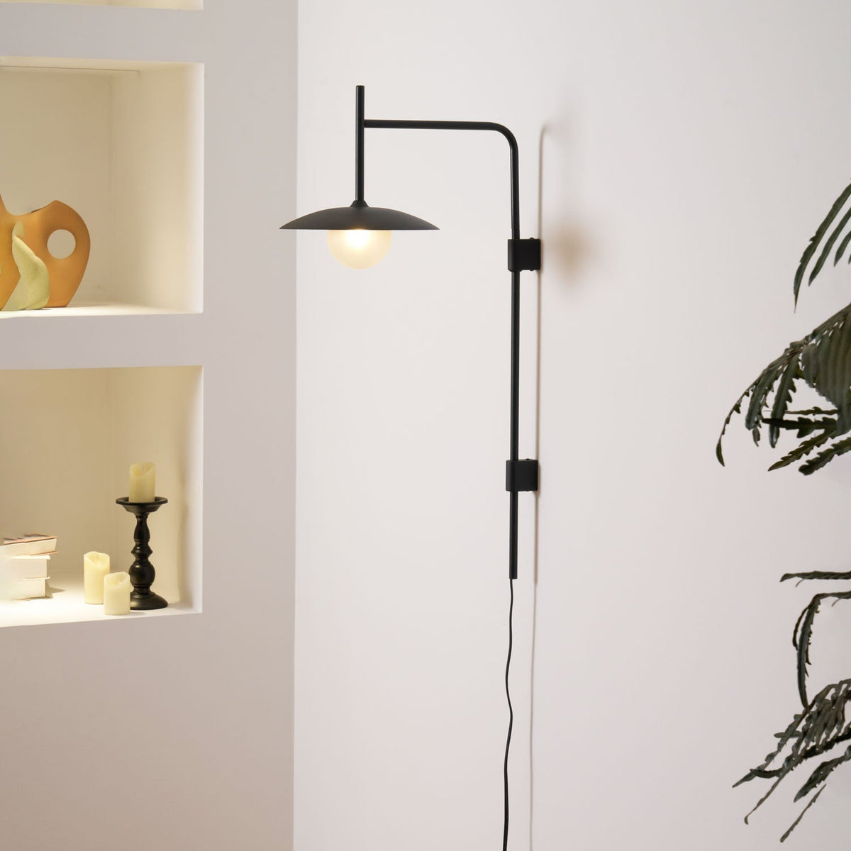 Paxon aplique de pared Swing Arm con vidrio enchufable
