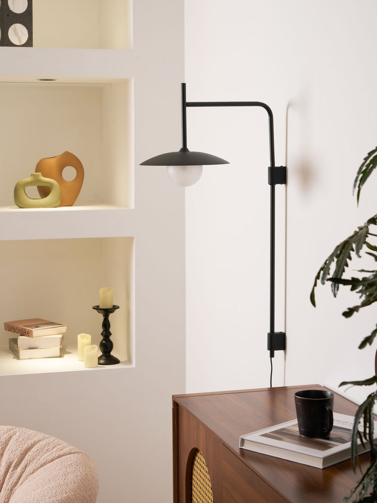 Paxon aplique de pared Swing Arm con vidrio enchufable