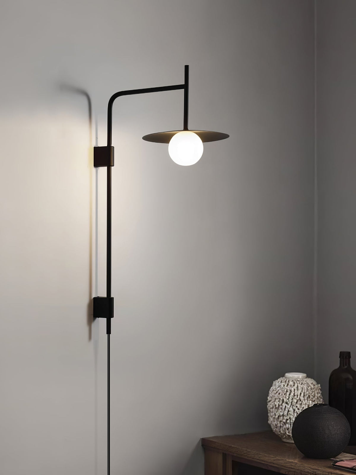 Paxon aplique de pared Swing Arm con vidrio enchufable