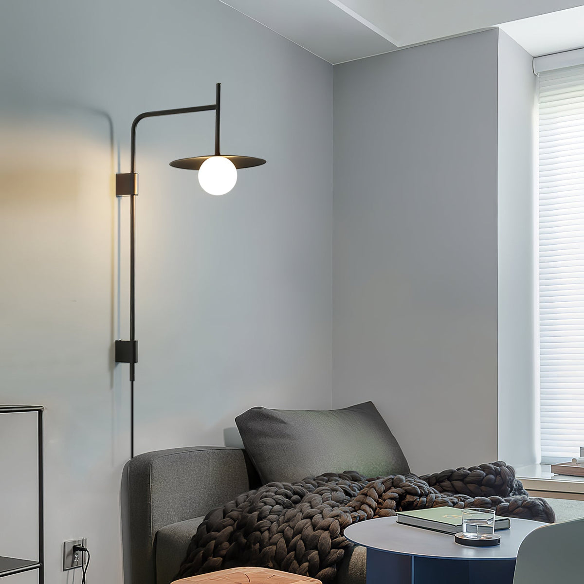 Paxon aplique de pared Swing Arm con vidrio enchufable