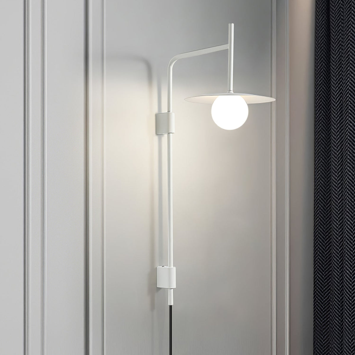 Paxon aplique de pared Swing Arm con vidrio enchufable
