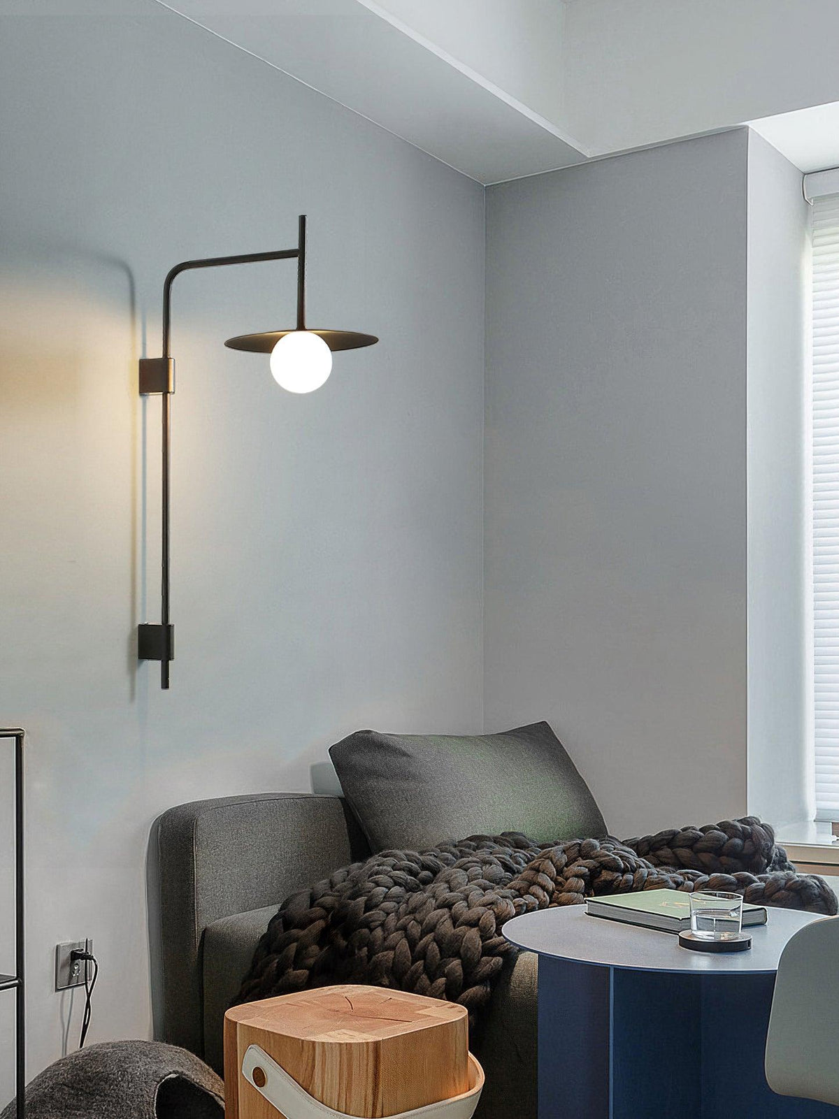 Paxon aplique de pared Swing Arm con vidrio enchufable