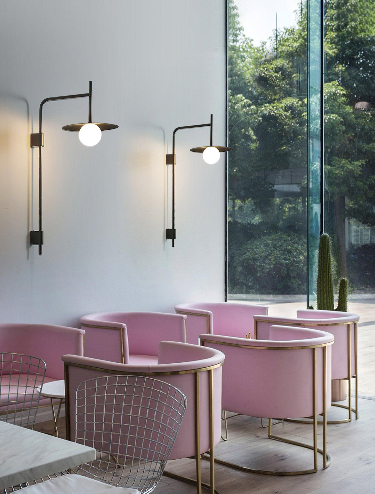 Paxon aplique de pared Swing Arm con vidrio enchufable