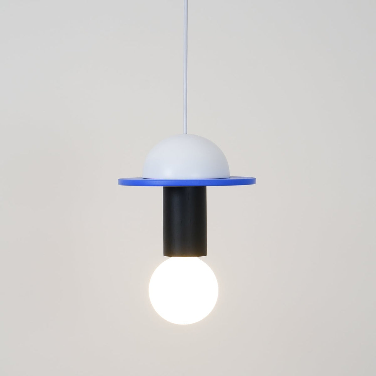 Gram lámpara colgante moderna de madera