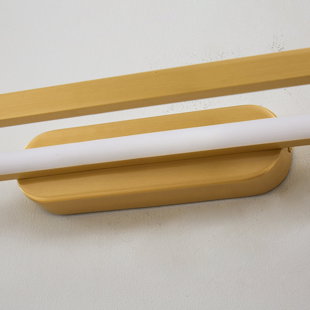Auryn aplique de pared