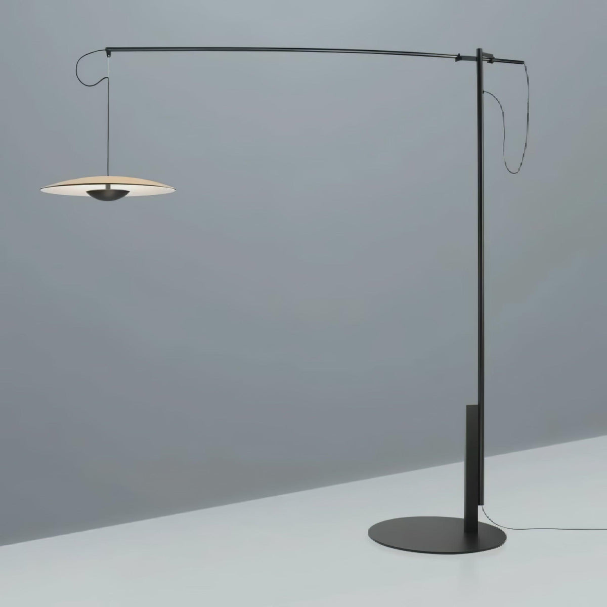 Ferinira lámpara de pie minimalista de aluminio