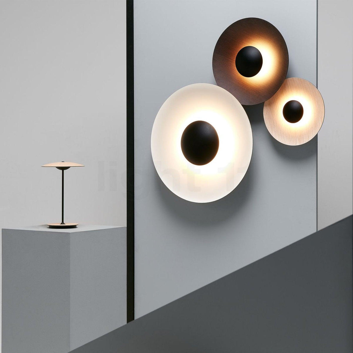 Xevan aplique de pared elegancia Simplicity resplandor