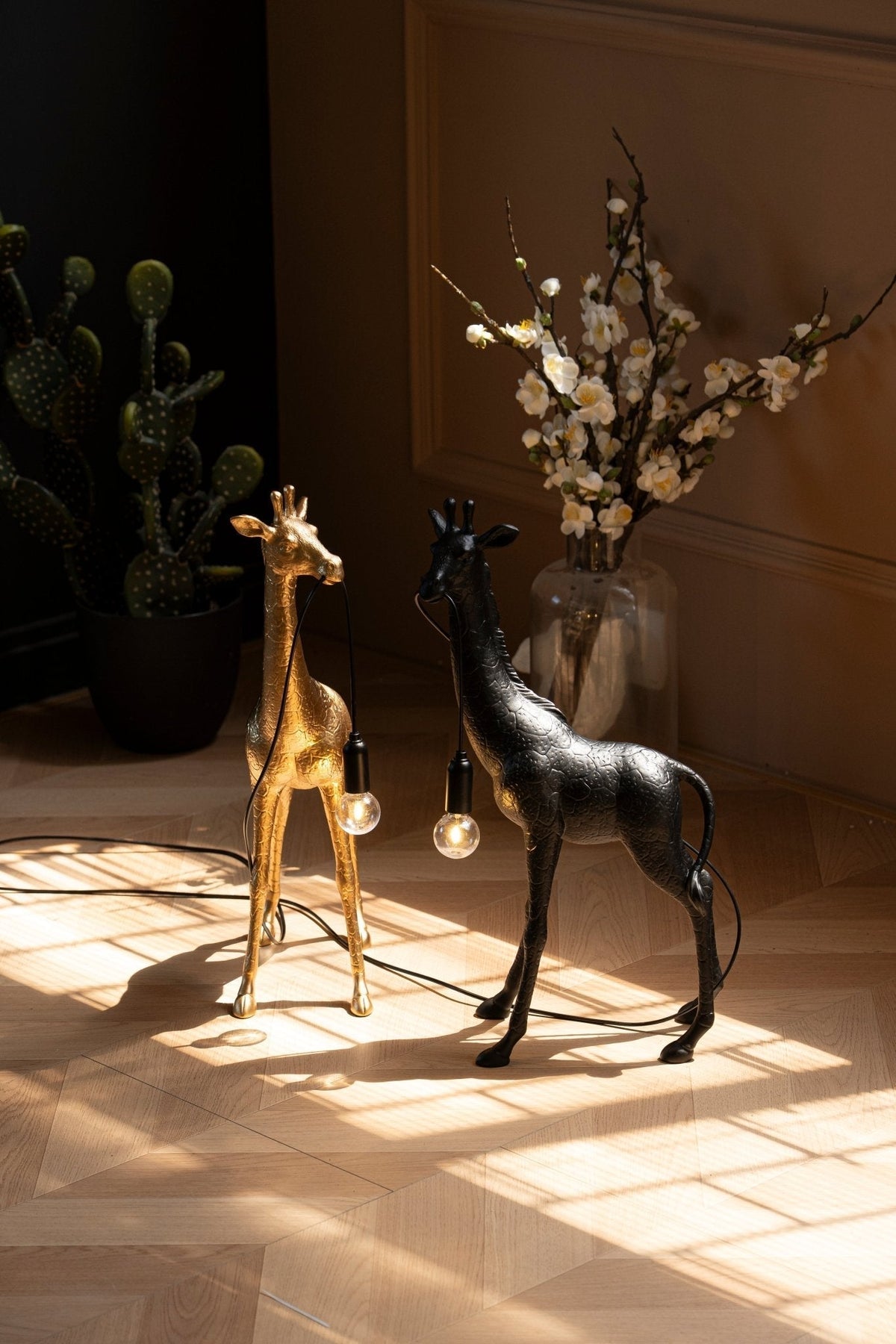 Fexl lámpara de pie de escultura Girafe Royale lujosa