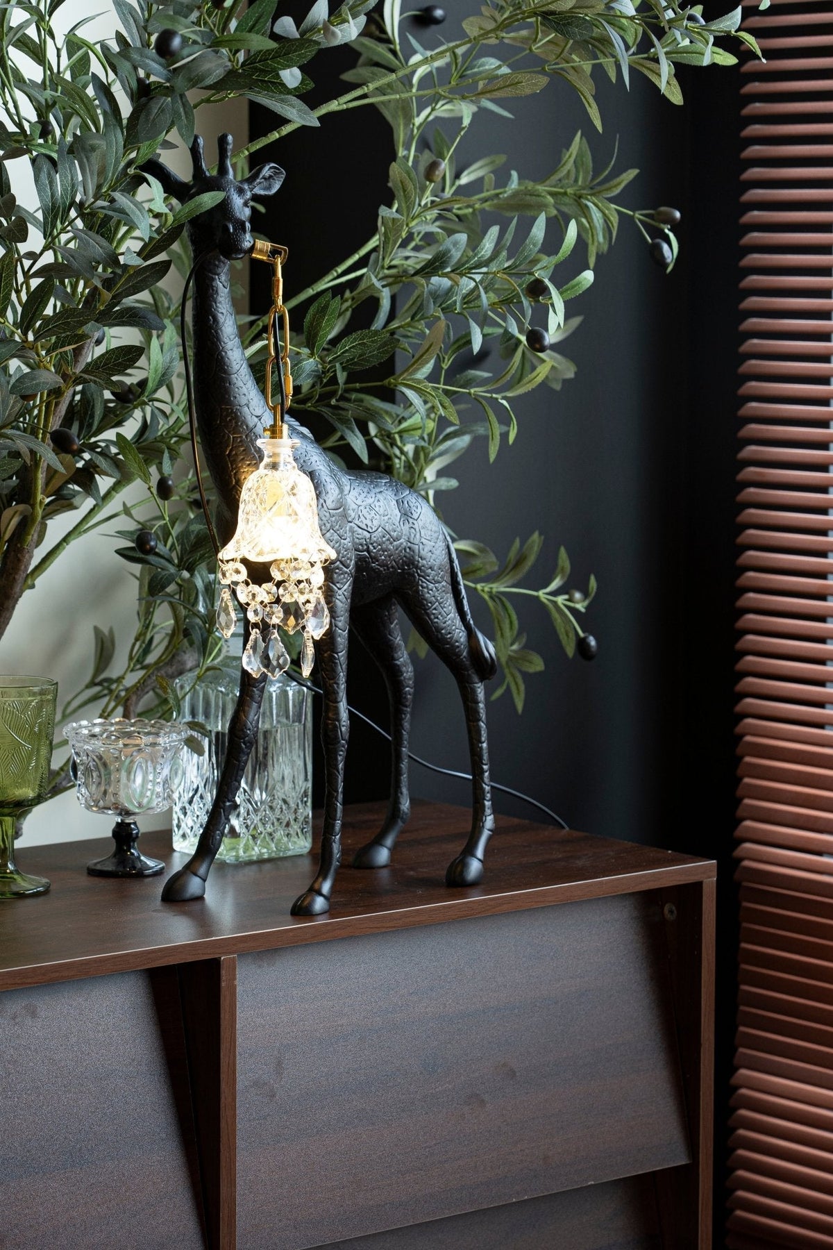 Fexl lámpara de pie de escultura Girafe Royale lujosa