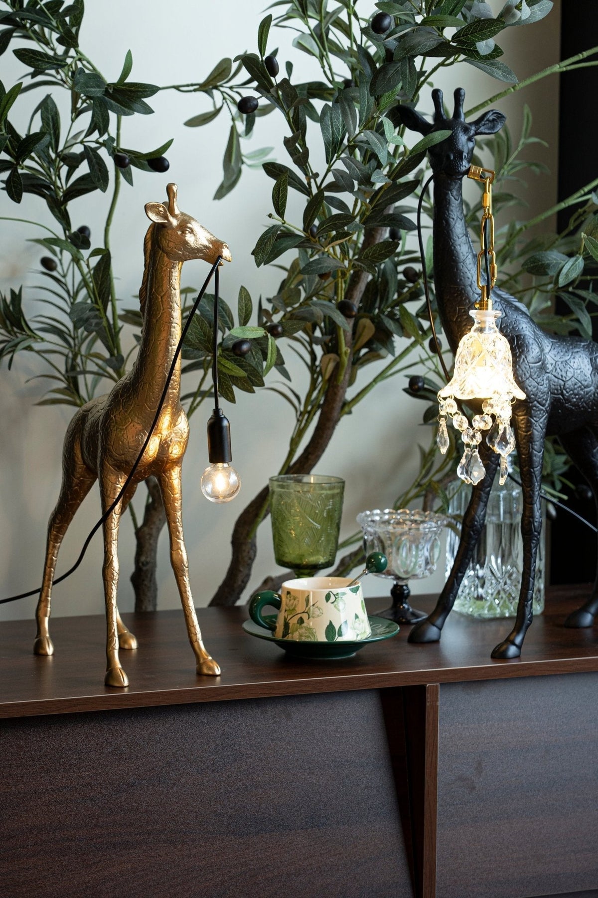 Fexl lámpara de pie de escultura Girafe Royale lujosa
