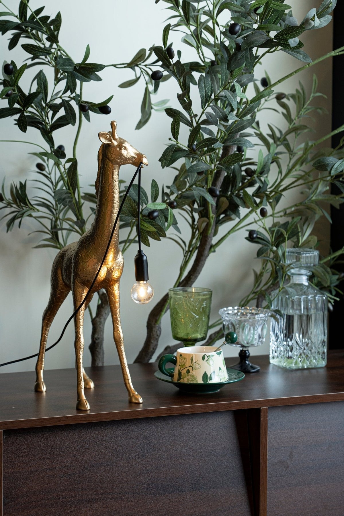 Fexl lámpara de pie de escultura Girafe Royale lujosa