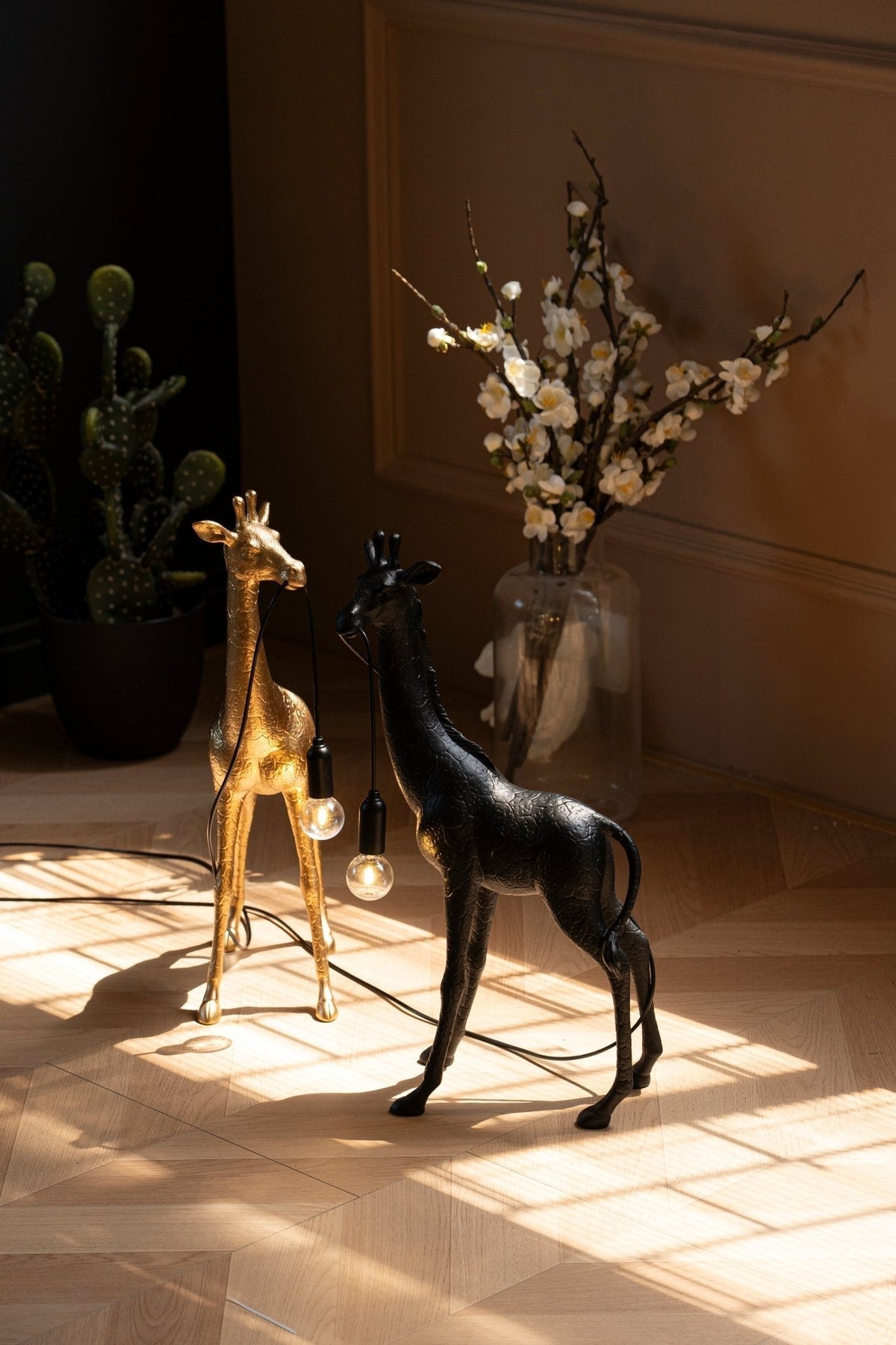 Fexl lámpara de pie de escultura Girafe Royale lujosa