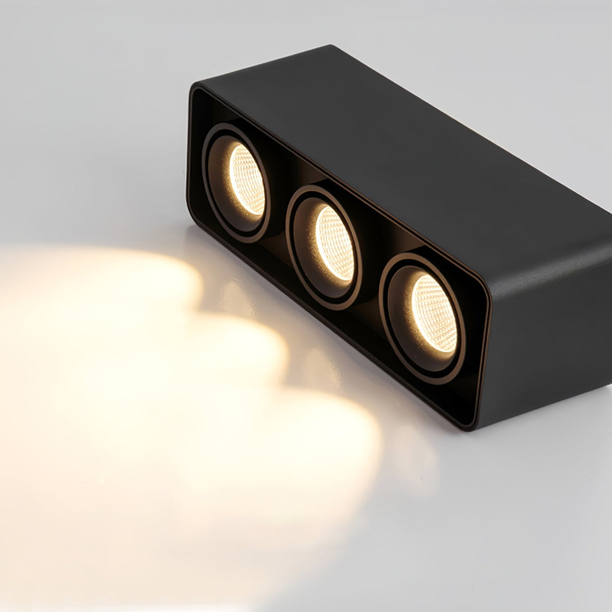 Devely Spotlight Surface Mount Twin LED Angular de estilo minimalista