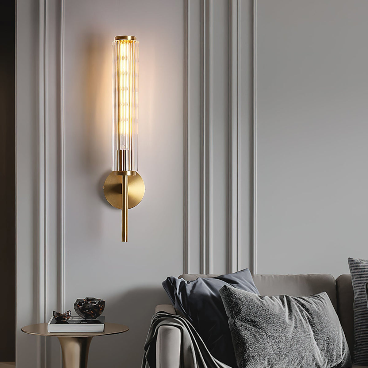 Faylen aplique de pared Premium lineal en latón con vidrio