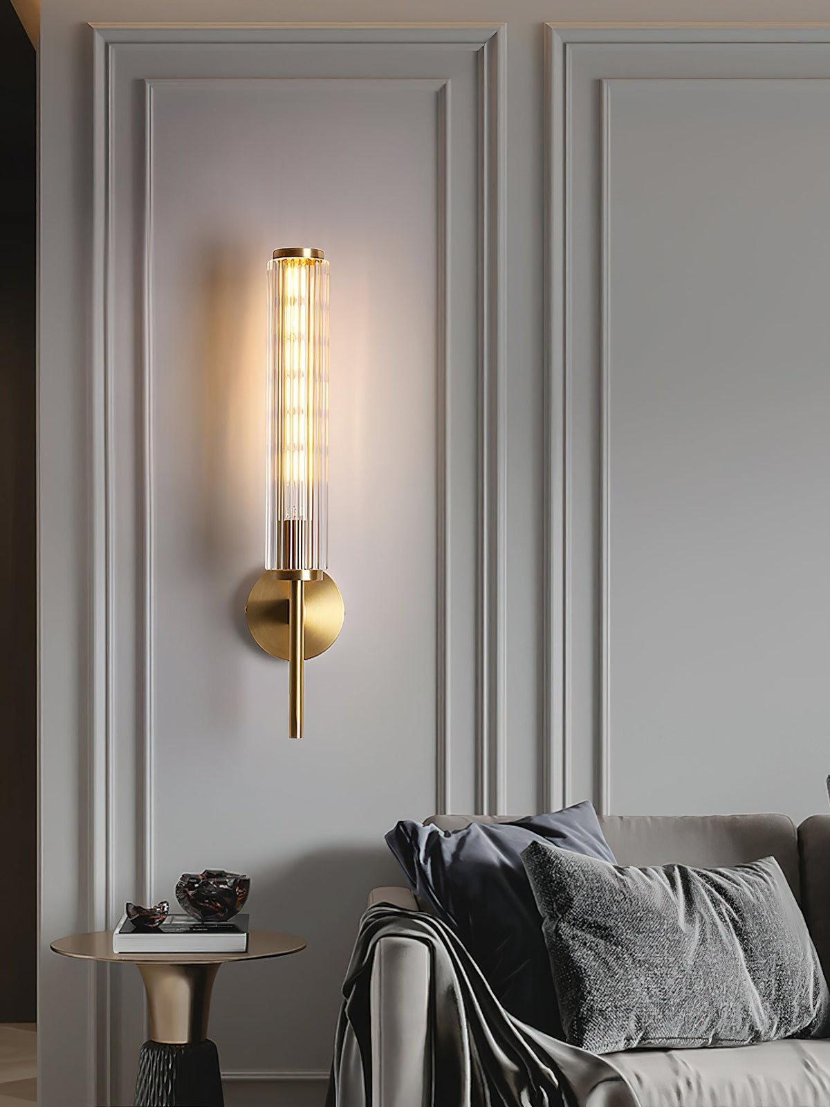 Faylen aplique de pared Premium lineal en latón con vidrio
