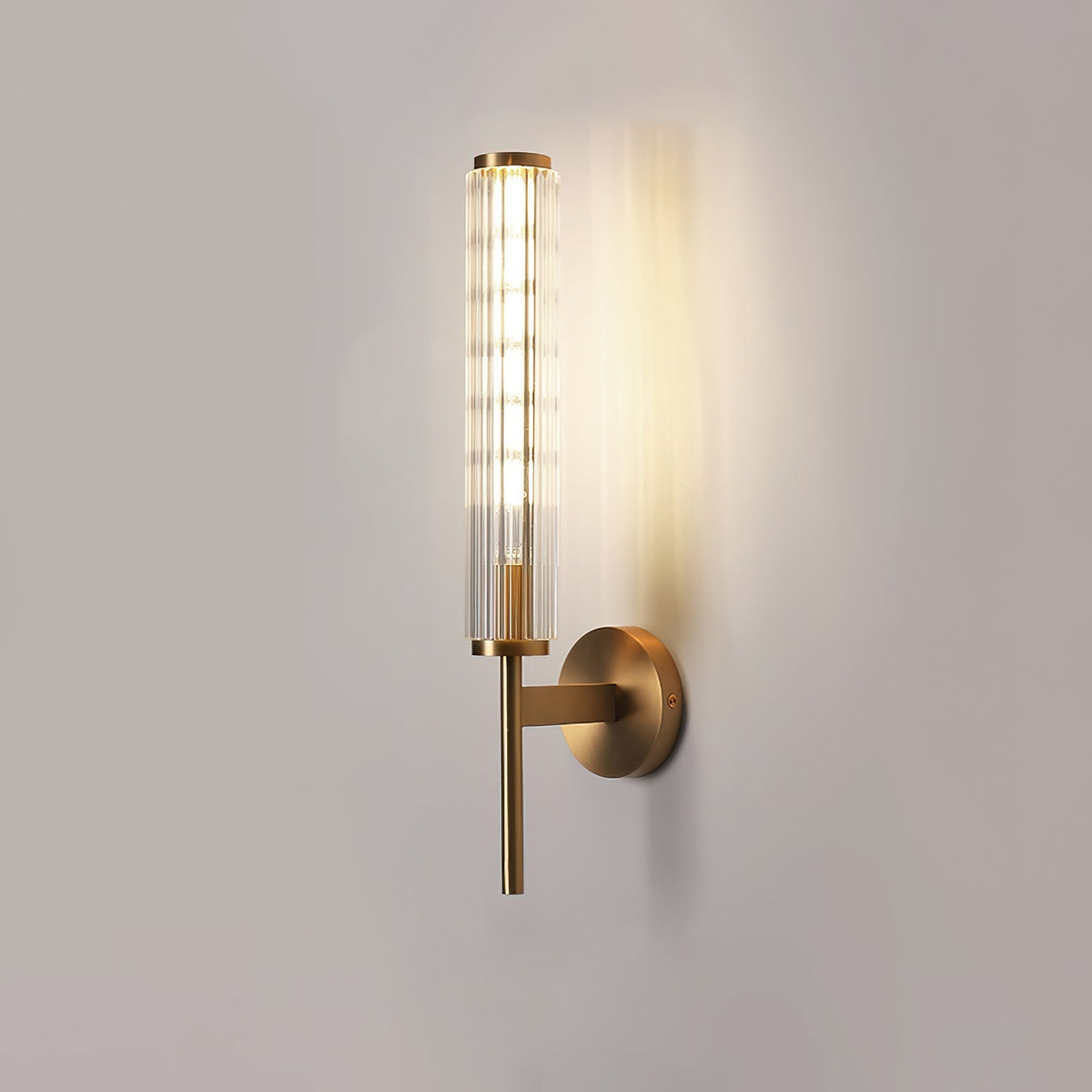 Faylen aplique de pared Premium lineal en latón con vidrio