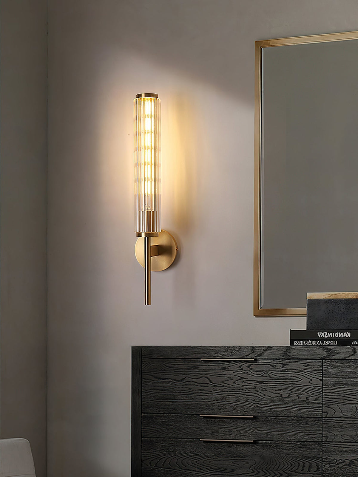 Faylen aplique de pared Premium lineal en latón con vidrio
