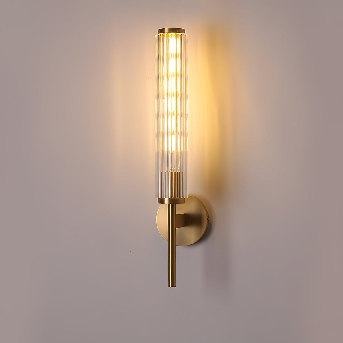 Faylen aplique de pared Premium lineal en latón con vidrio