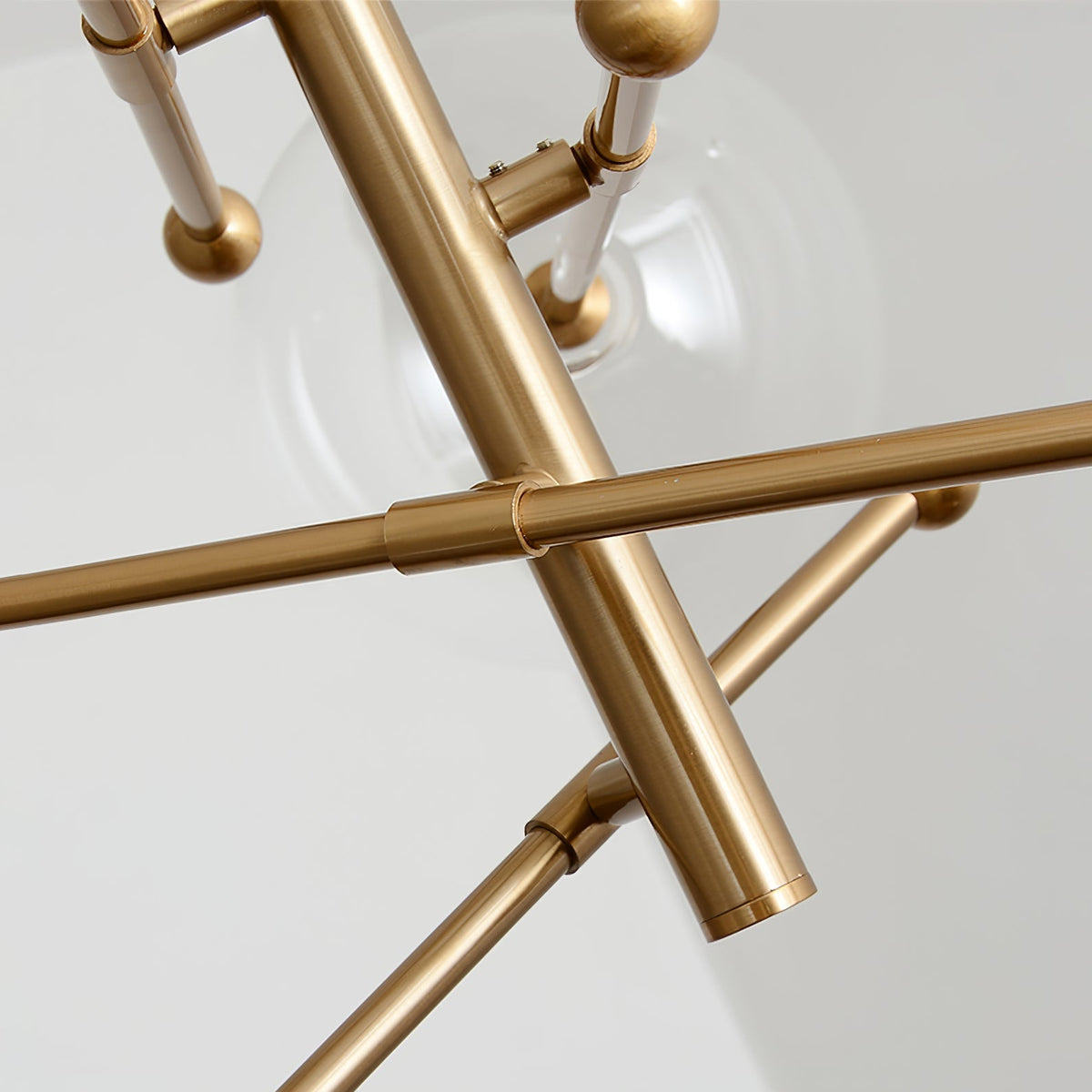 Orbit lámpara de araña contemporánea con bolas de vidrio