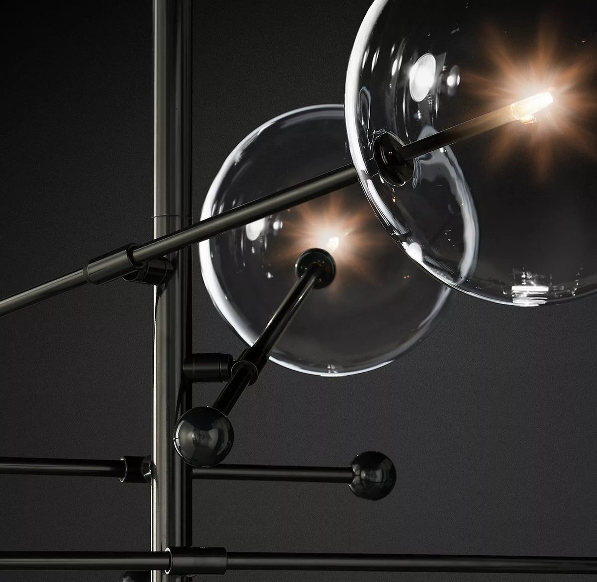 Orbit lámpara de araña contemporánea con bolas de vidrio