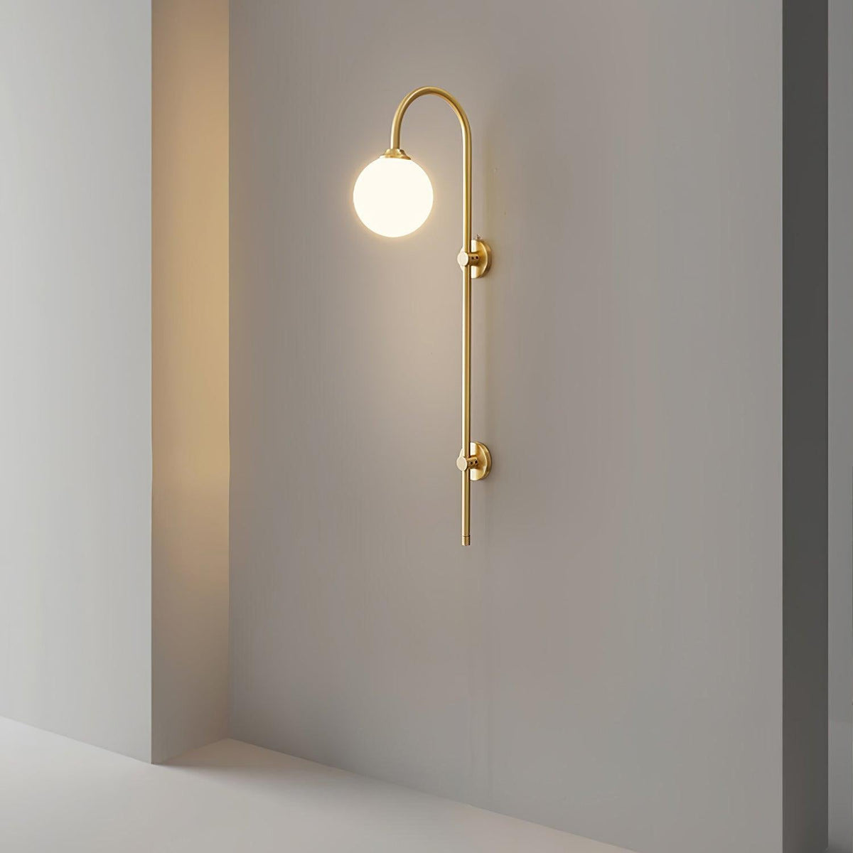 Nyvaris aplique de pared moderno minimalista de vidrio y latón con forma de globo