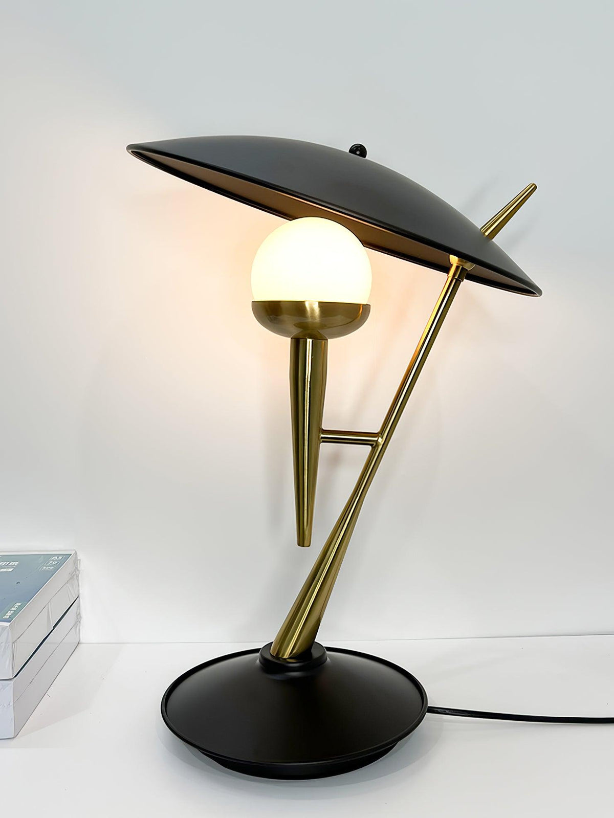 Riviella lámpara de mesa moderna