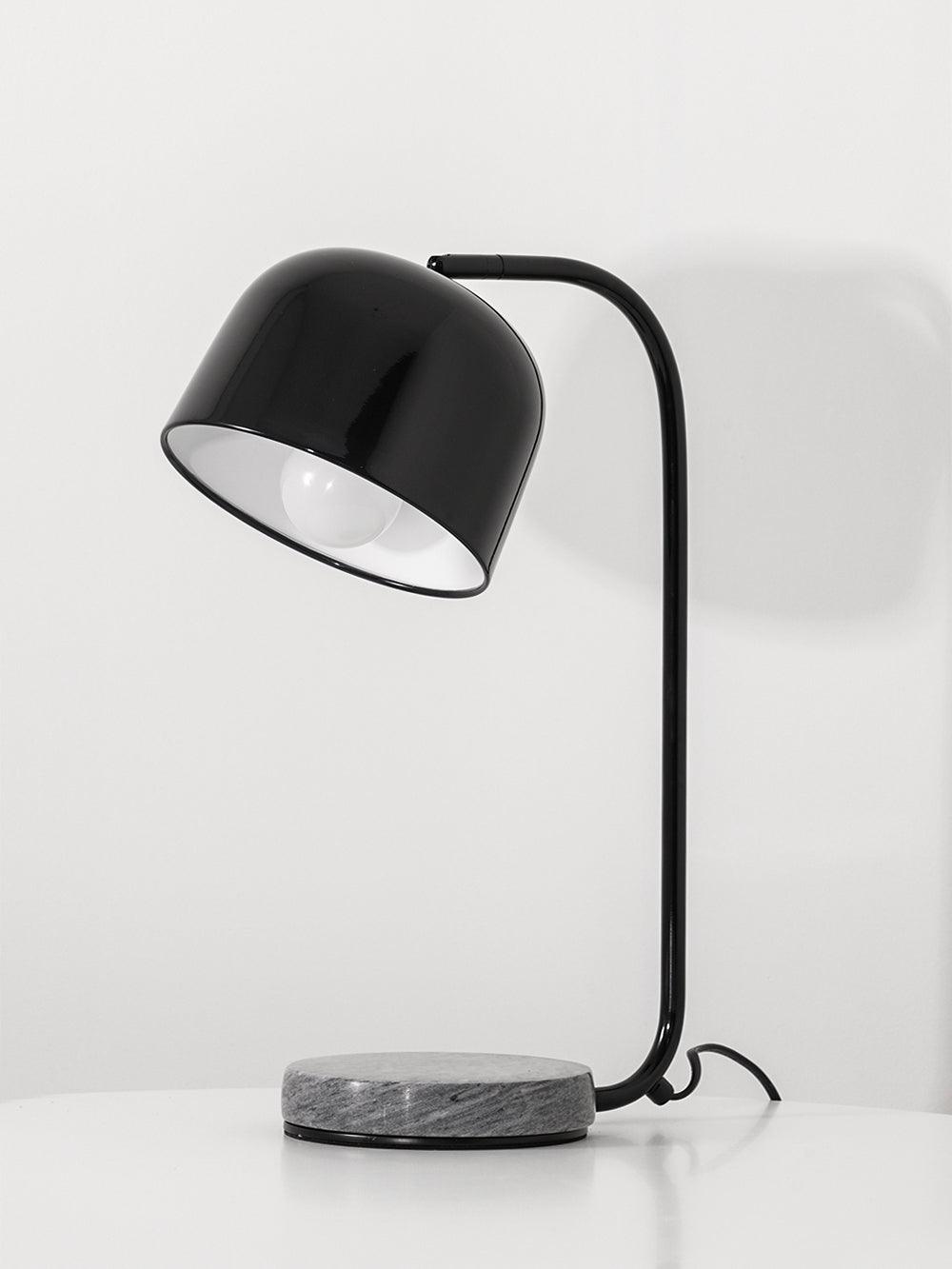 Noroora lámpara de mesa minimalista