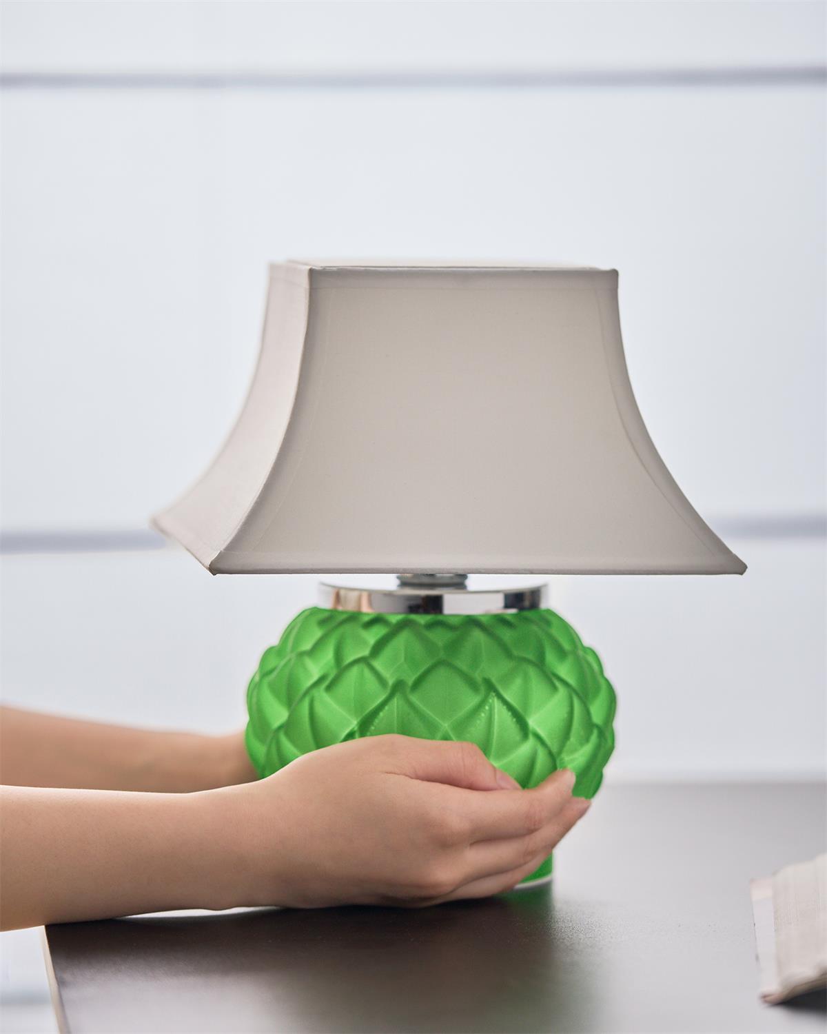 Grennet lámpara de mesa