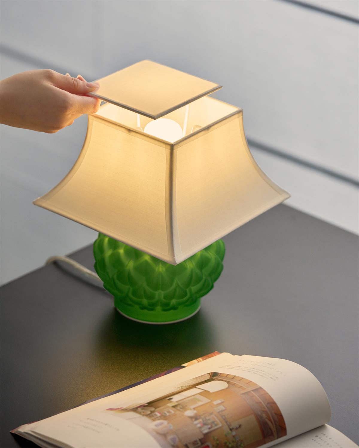 Grennet lámpara de mesa