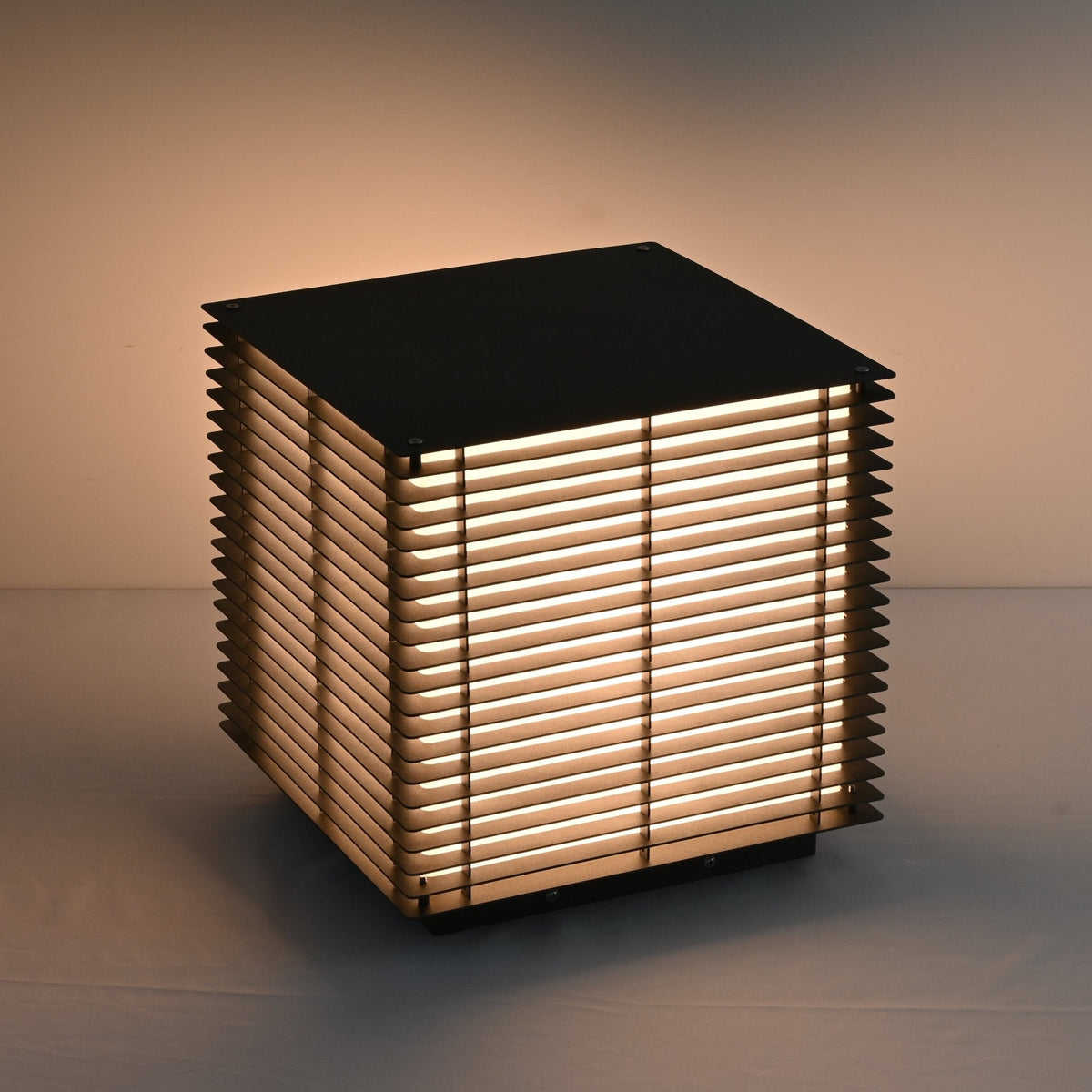 Cubra Grid Post luminaria exterior