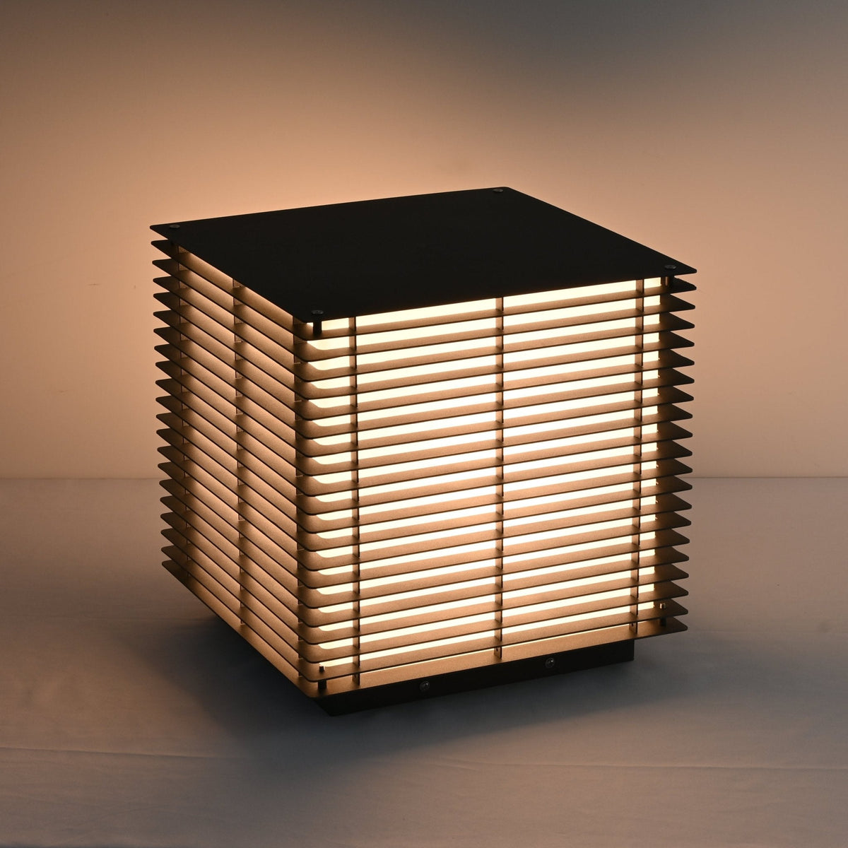 Cubra Grid Post luminaria exterior