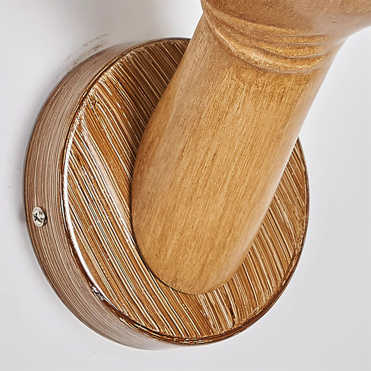 Aplique de pared con cuerpo de polímero y forma manual, pantalla esférica de madera esfera