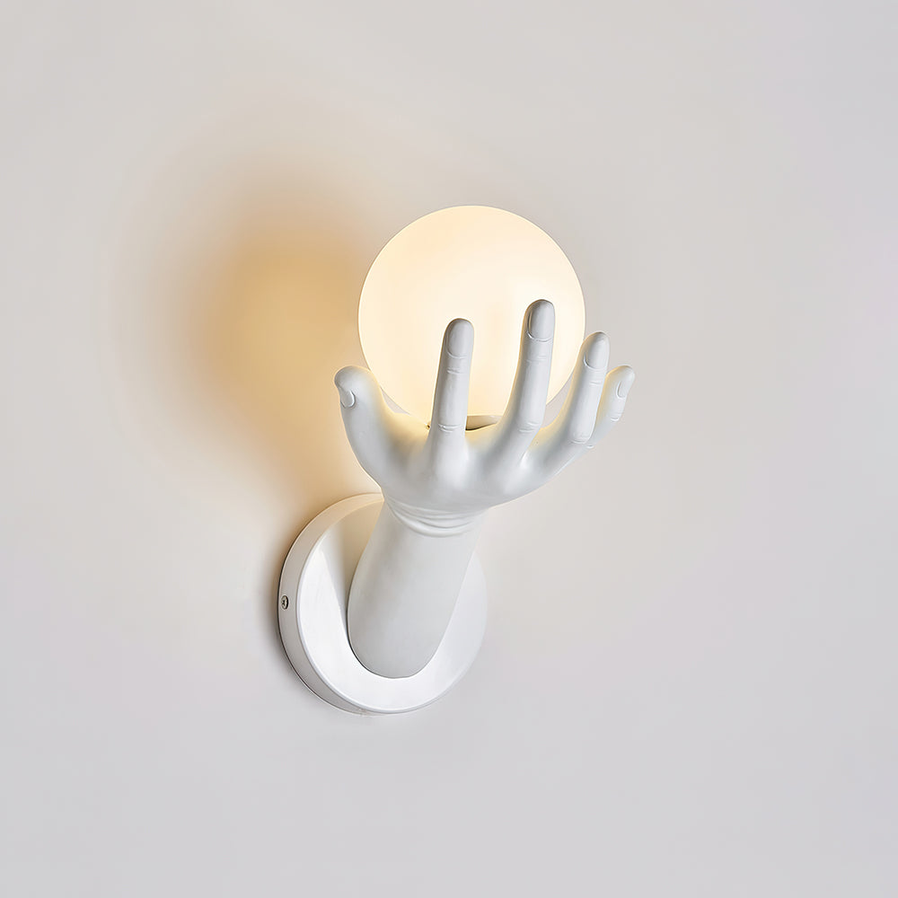 Aplique de pared con cuerpo de polímero y forma manual, pantalla esférica de madera esfera