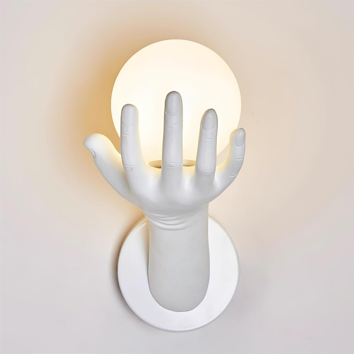 Aplique de pared con cuerpo de polímero y forma manual, pantalla esférica de madera esfera