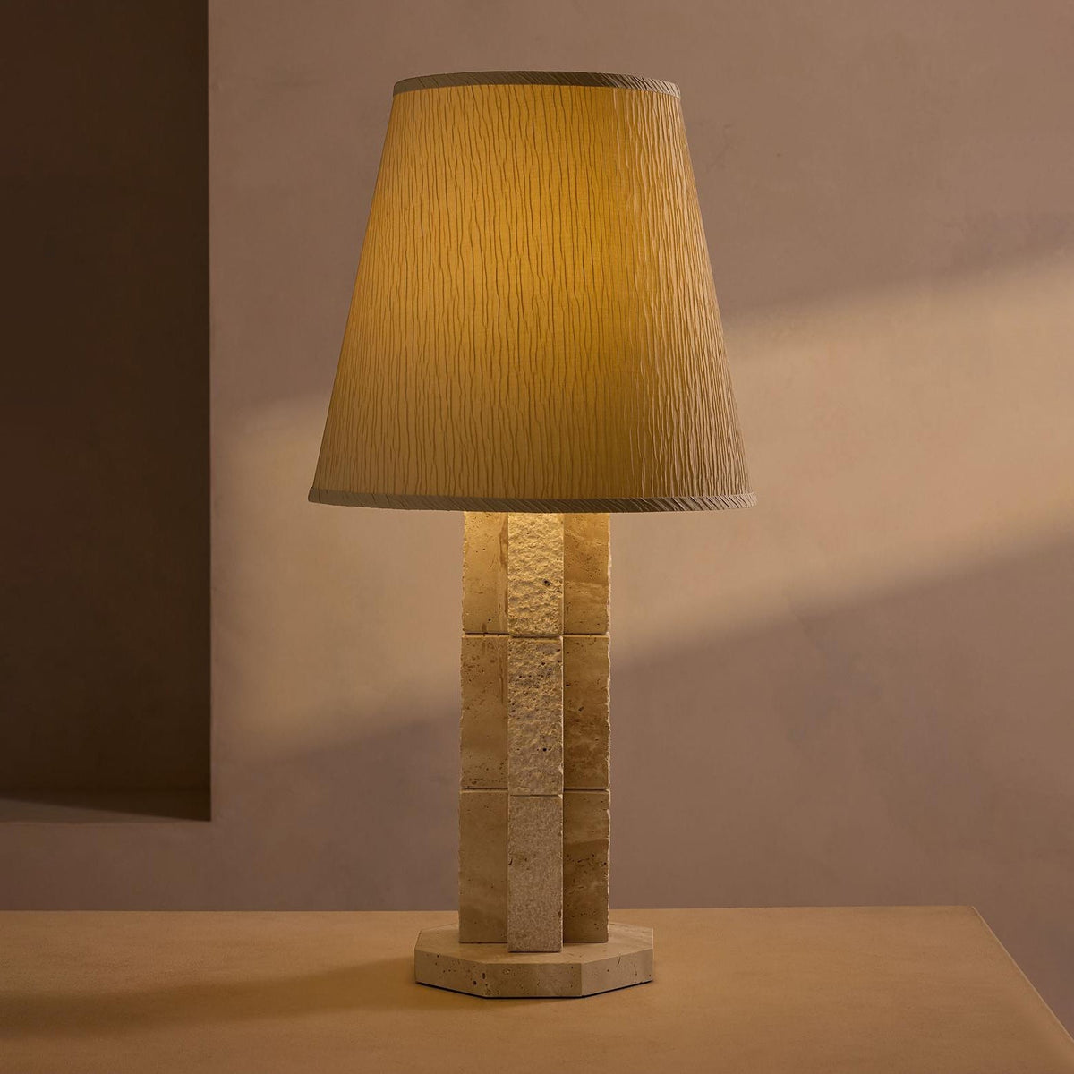 Avenelira lámpara de mesa