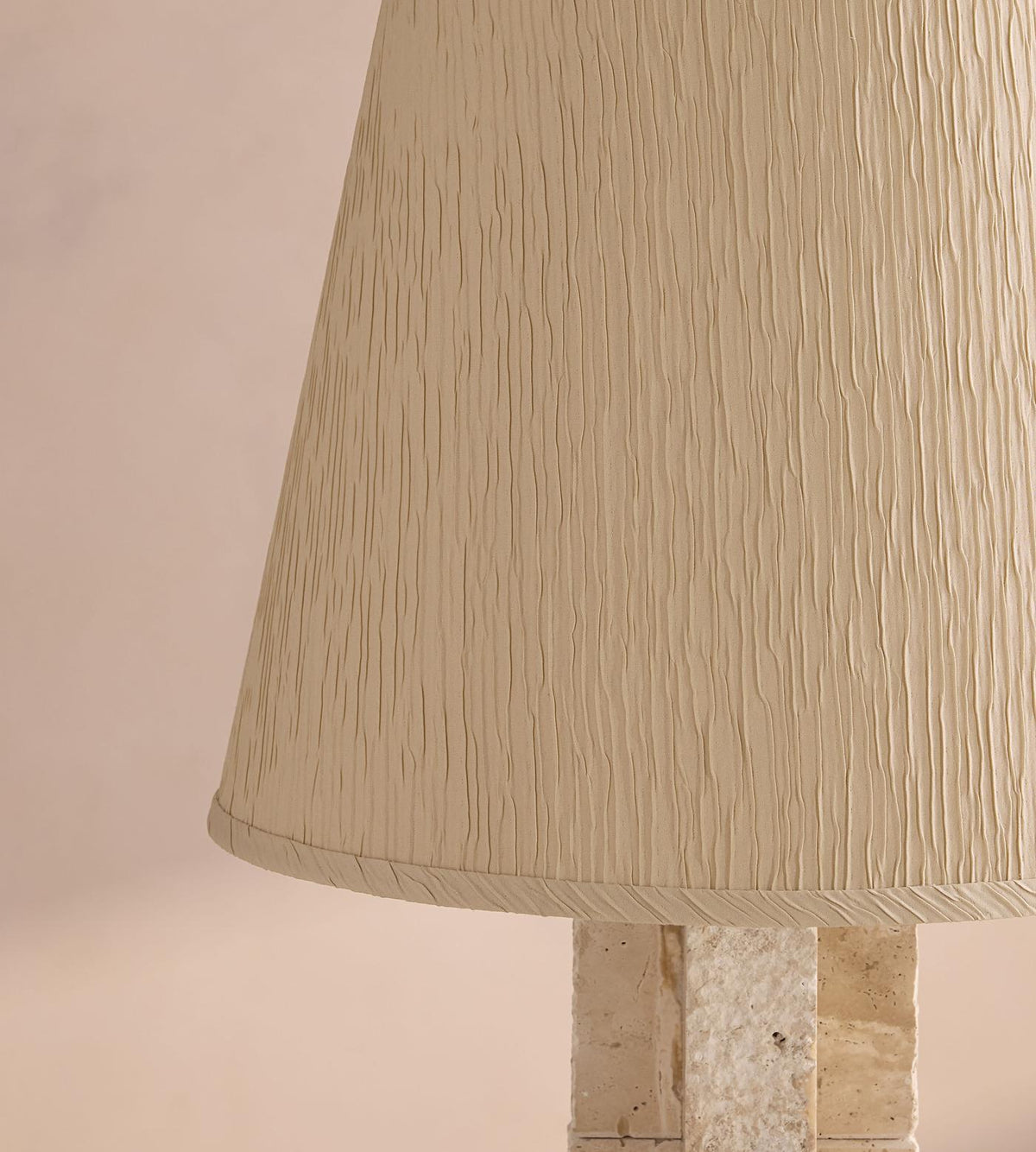 Avenelira lámpara de mesa