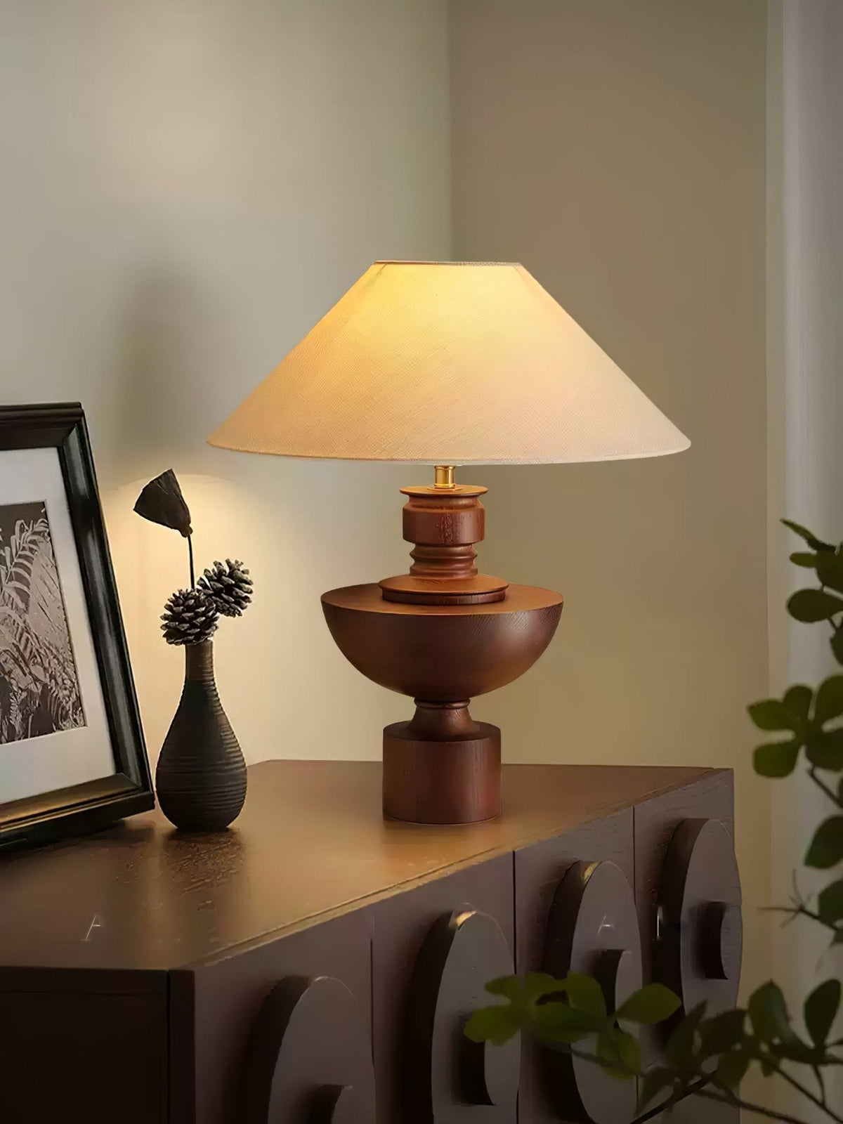 Dunell lámpara de mesa de madera y tejido vintage