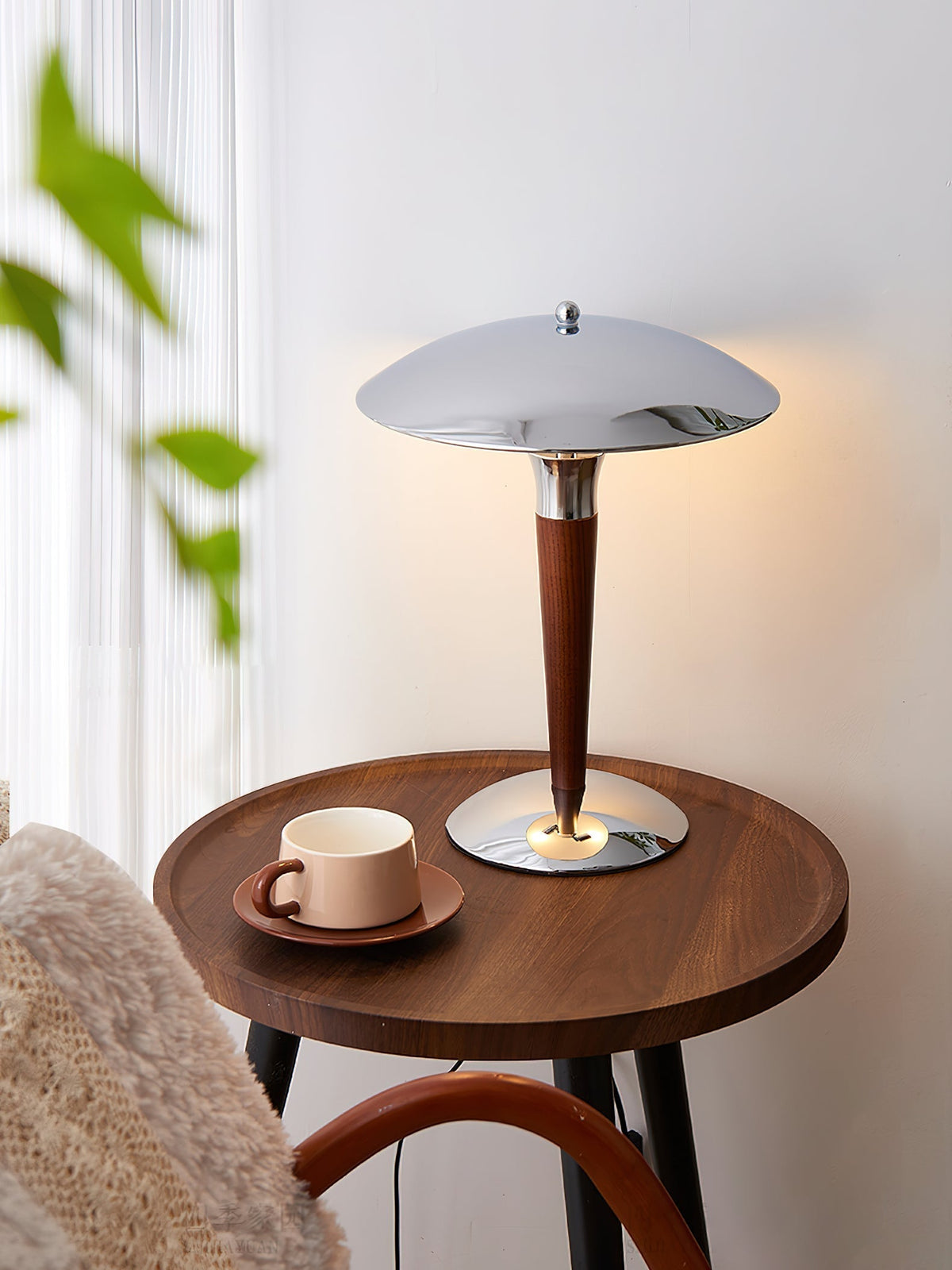 Orion lámpara de mesa Luxe Helmet