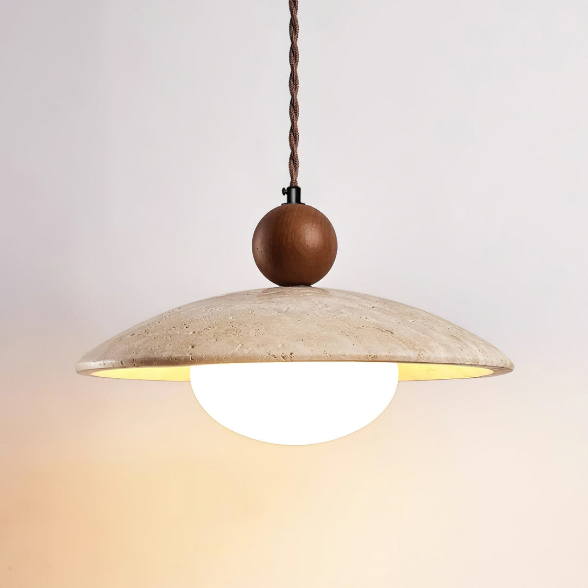 Travaro lámpara colgante de travertino con acento de madera