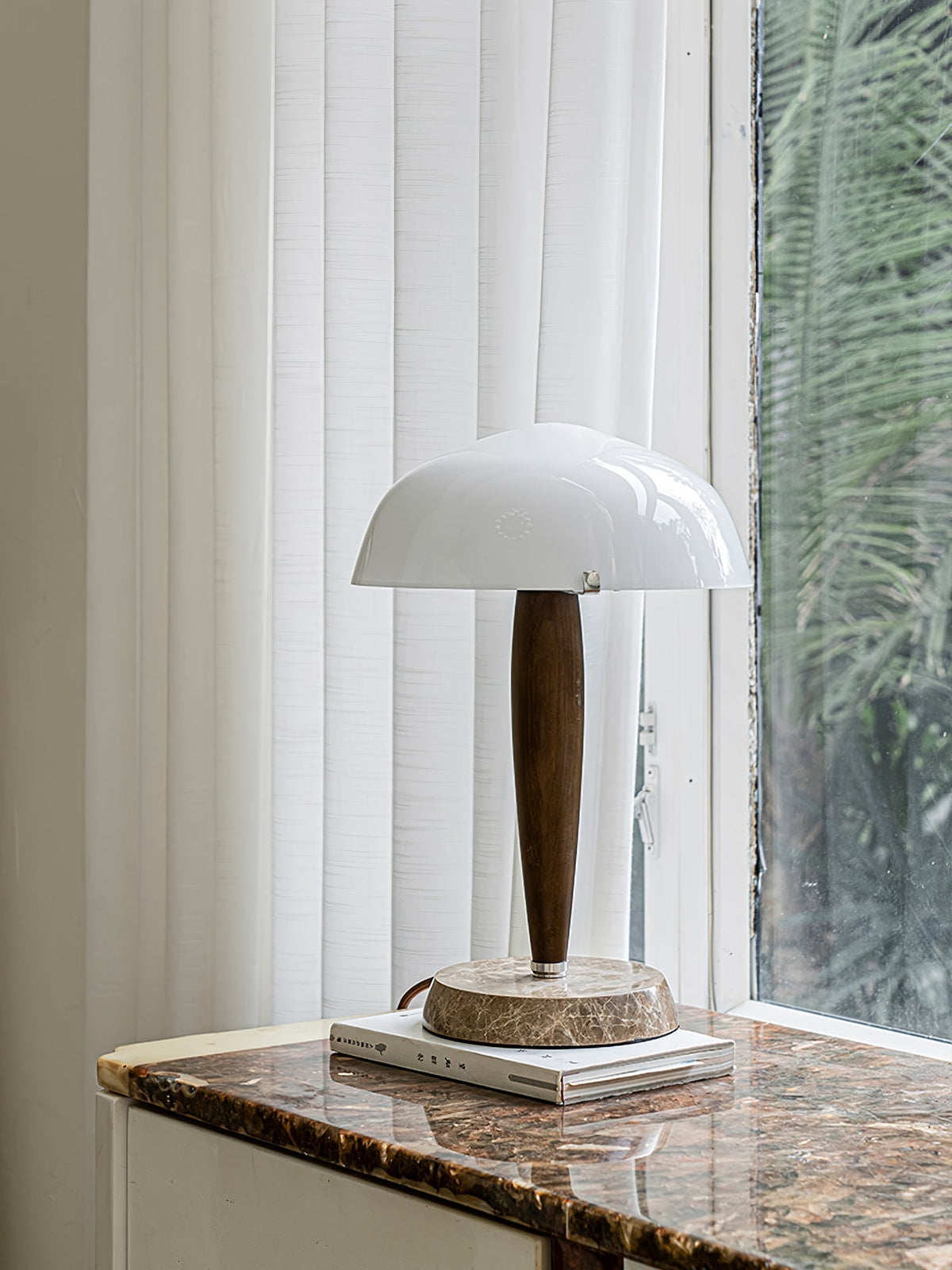 Emerson lámpara de mesa de madera