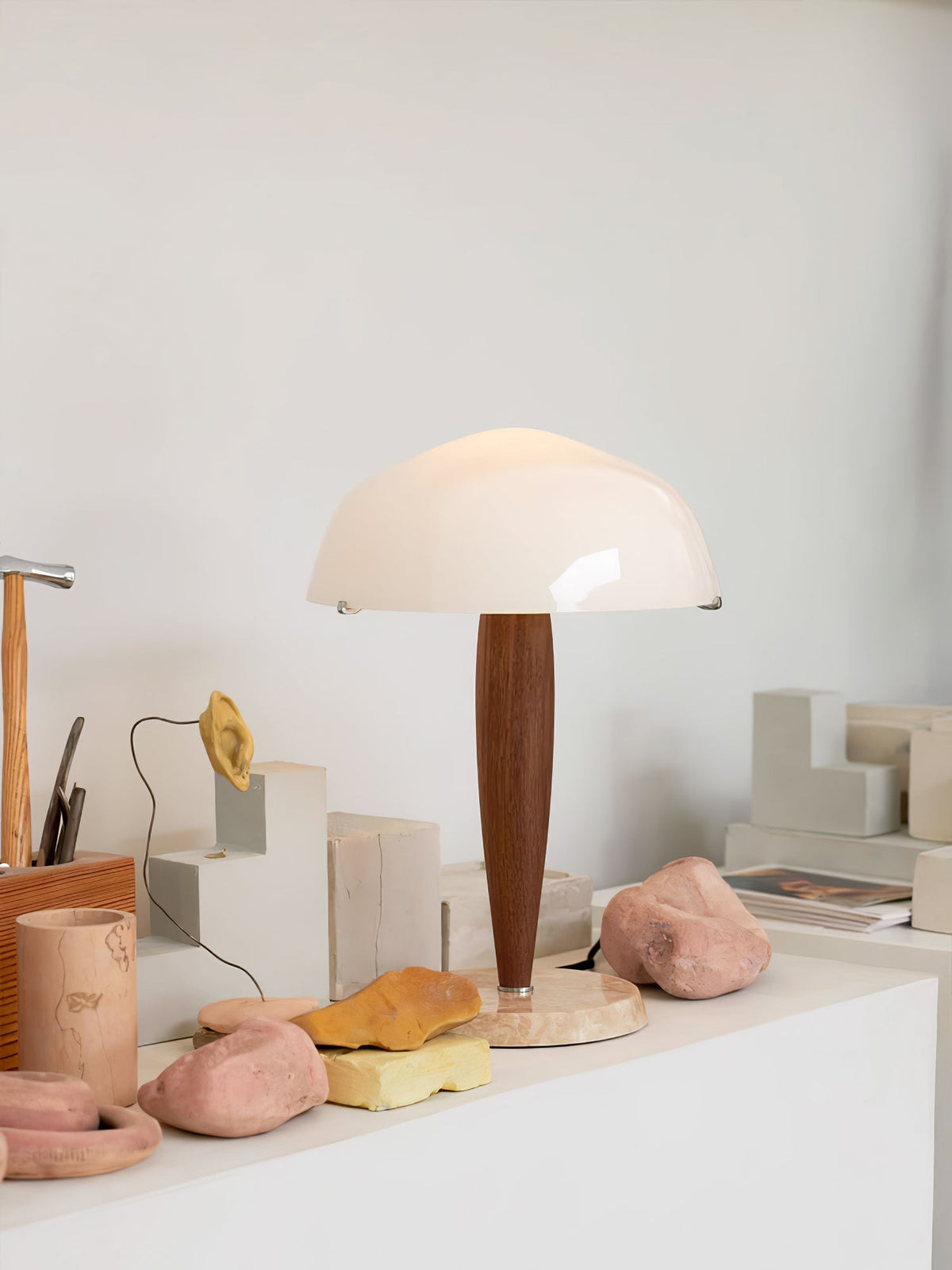 Emerson lámpara de mesa de madera