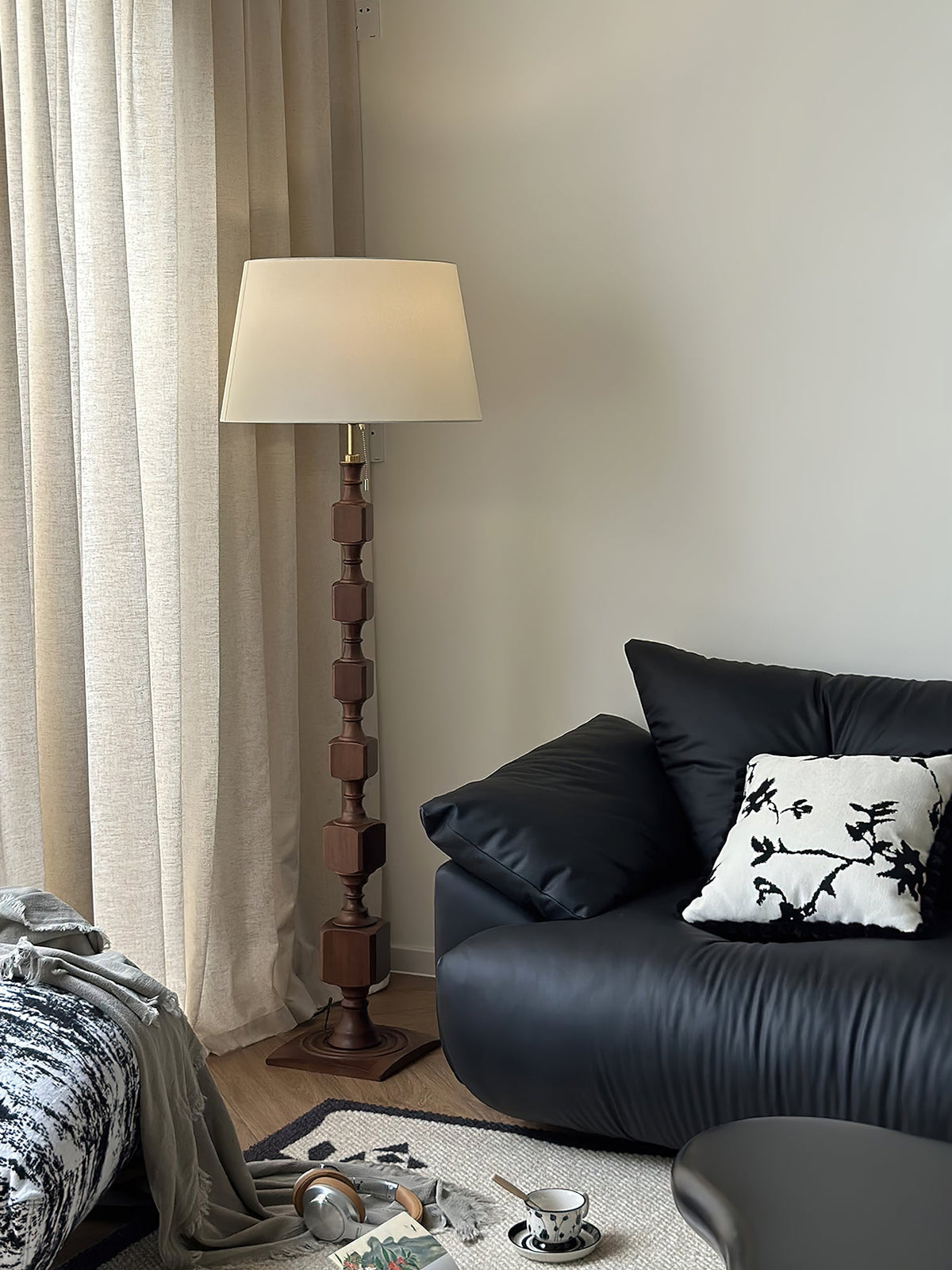 Sylarelle lámpara de pie Hexas de madera
