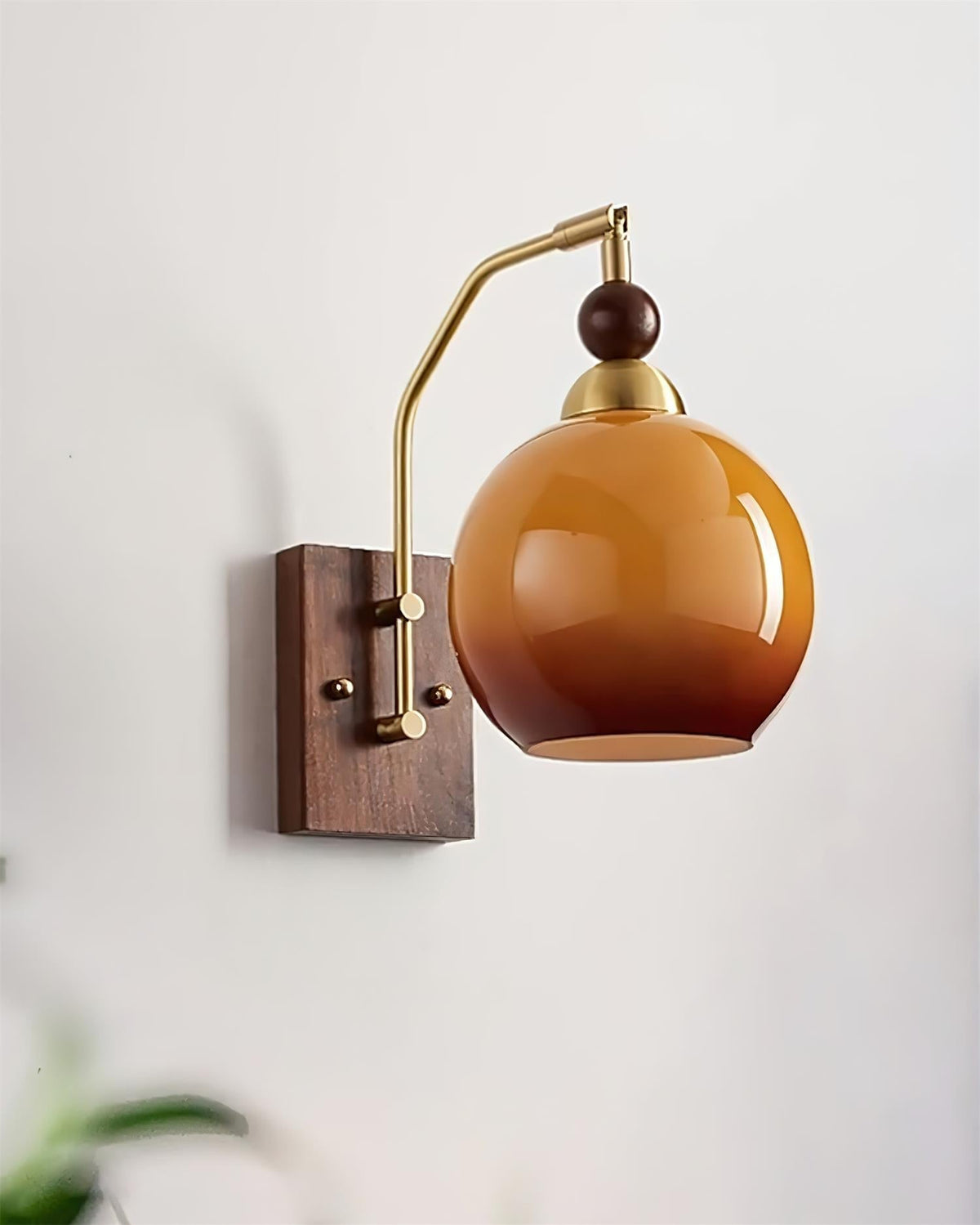 Rinuette aplique de pared de latón, vidrio y madera nogal