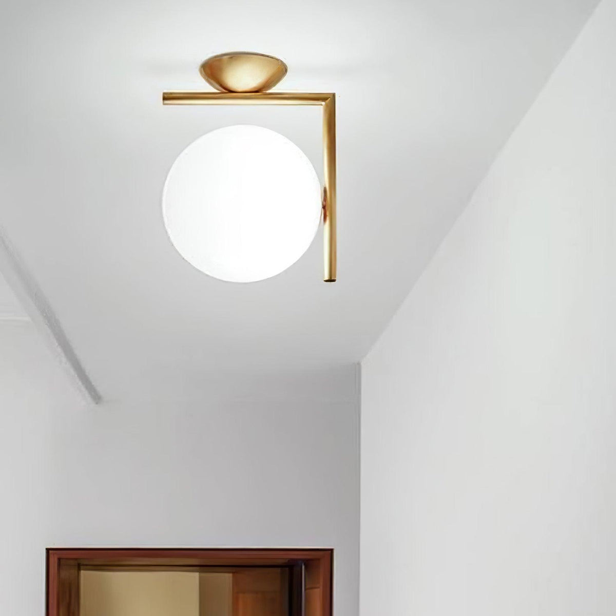 Joanna aplique de pared moderno minimalista en vidrio soplado opalino