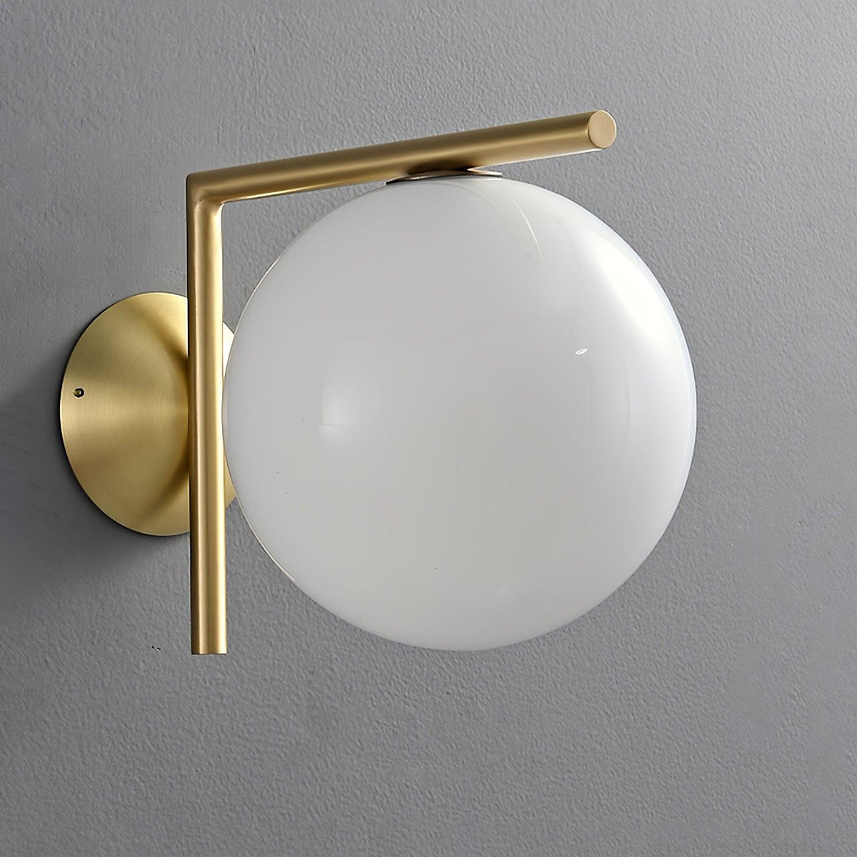 Joanna aplique de pared moderno minimalista en vidrio soplado opalino