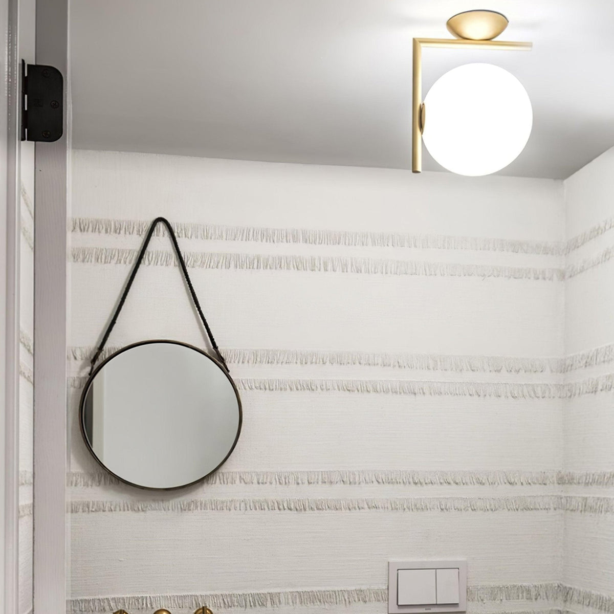 Joanna aplique de pared moderno minimalista en vidrio soplado opalino