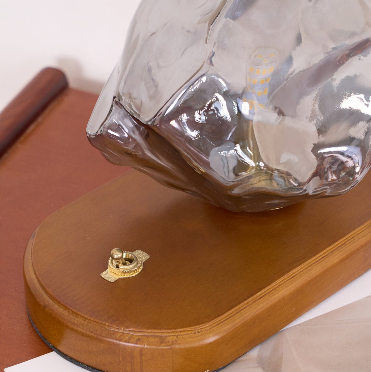 Maris lámpara de mesa artística de madera
