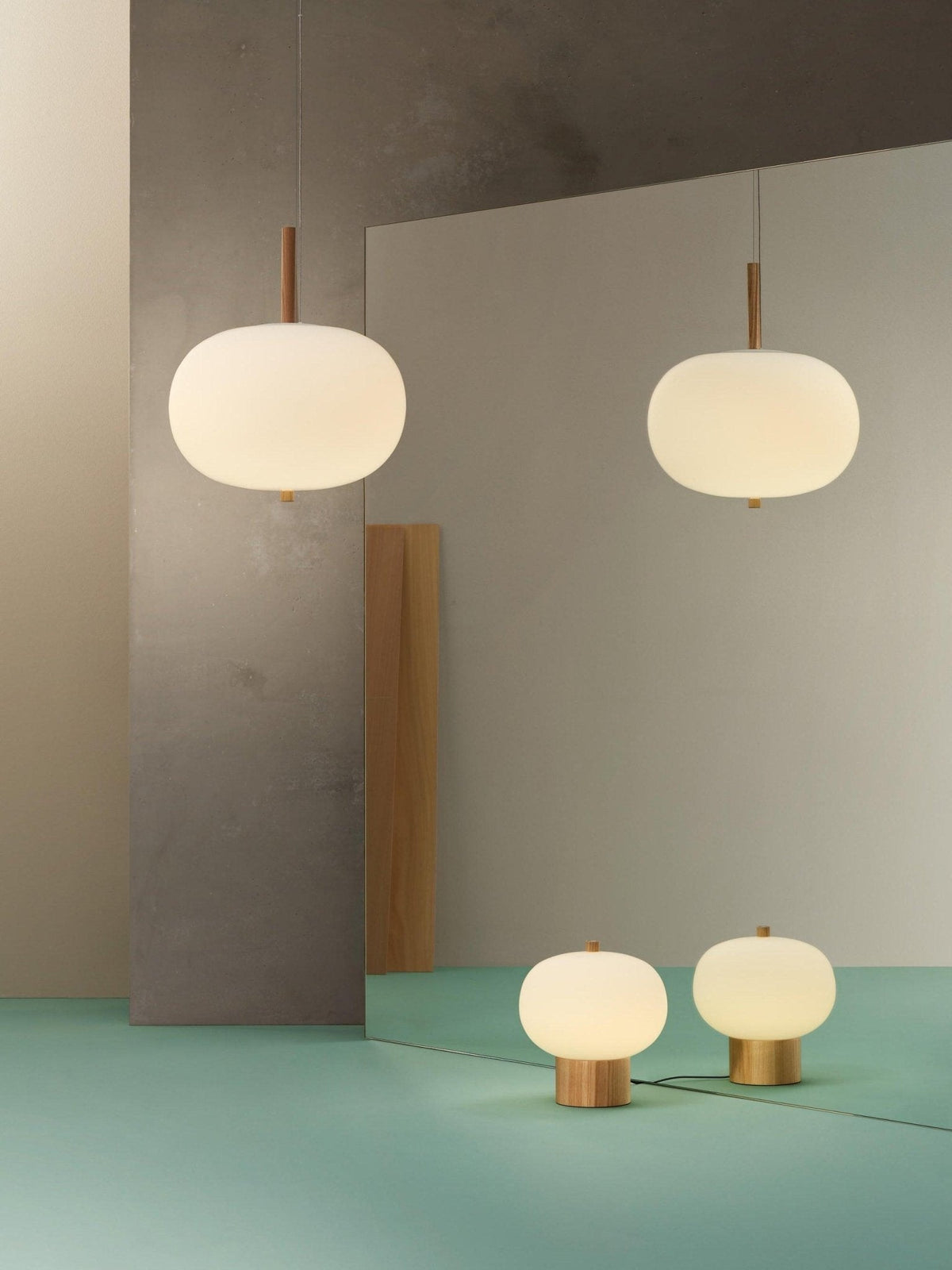 Jaldes lámpara de mesa de madera y vidrio