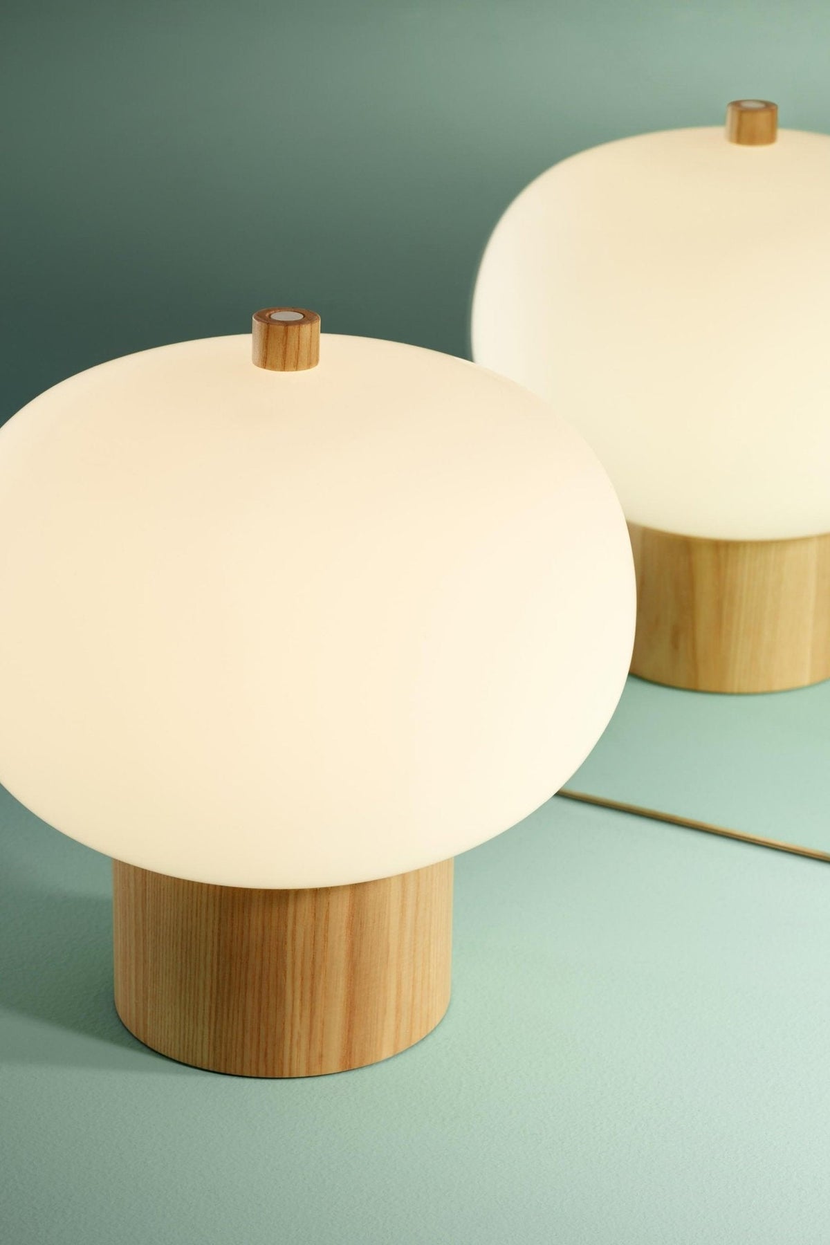 Jaldes lámpara de mesa de madera y vidrio