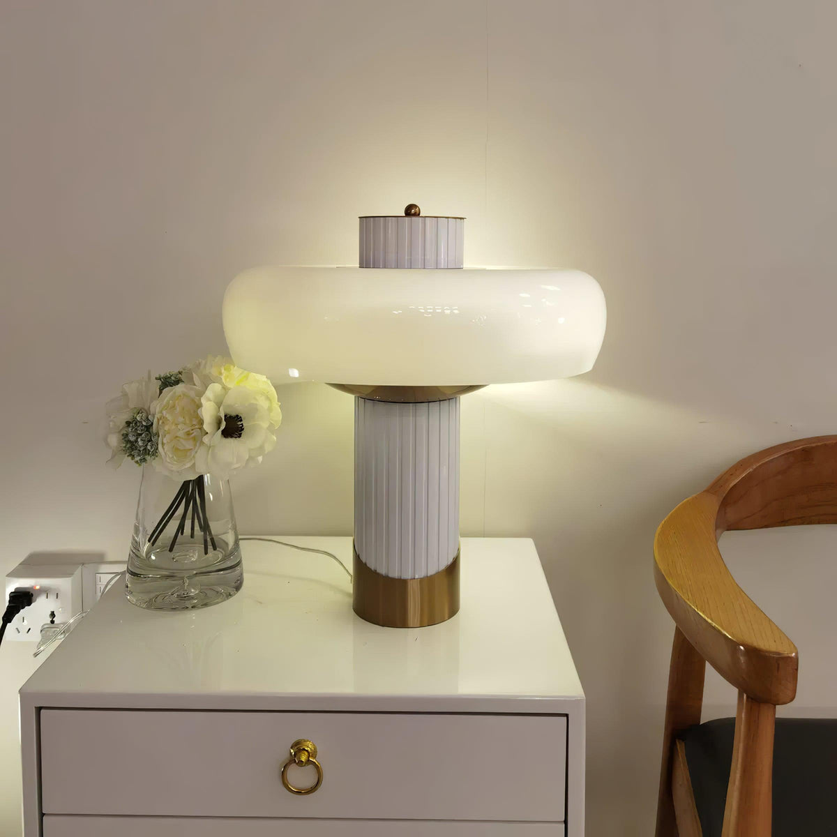 Velisine lámpara de mesa contemporánea de vidrio
